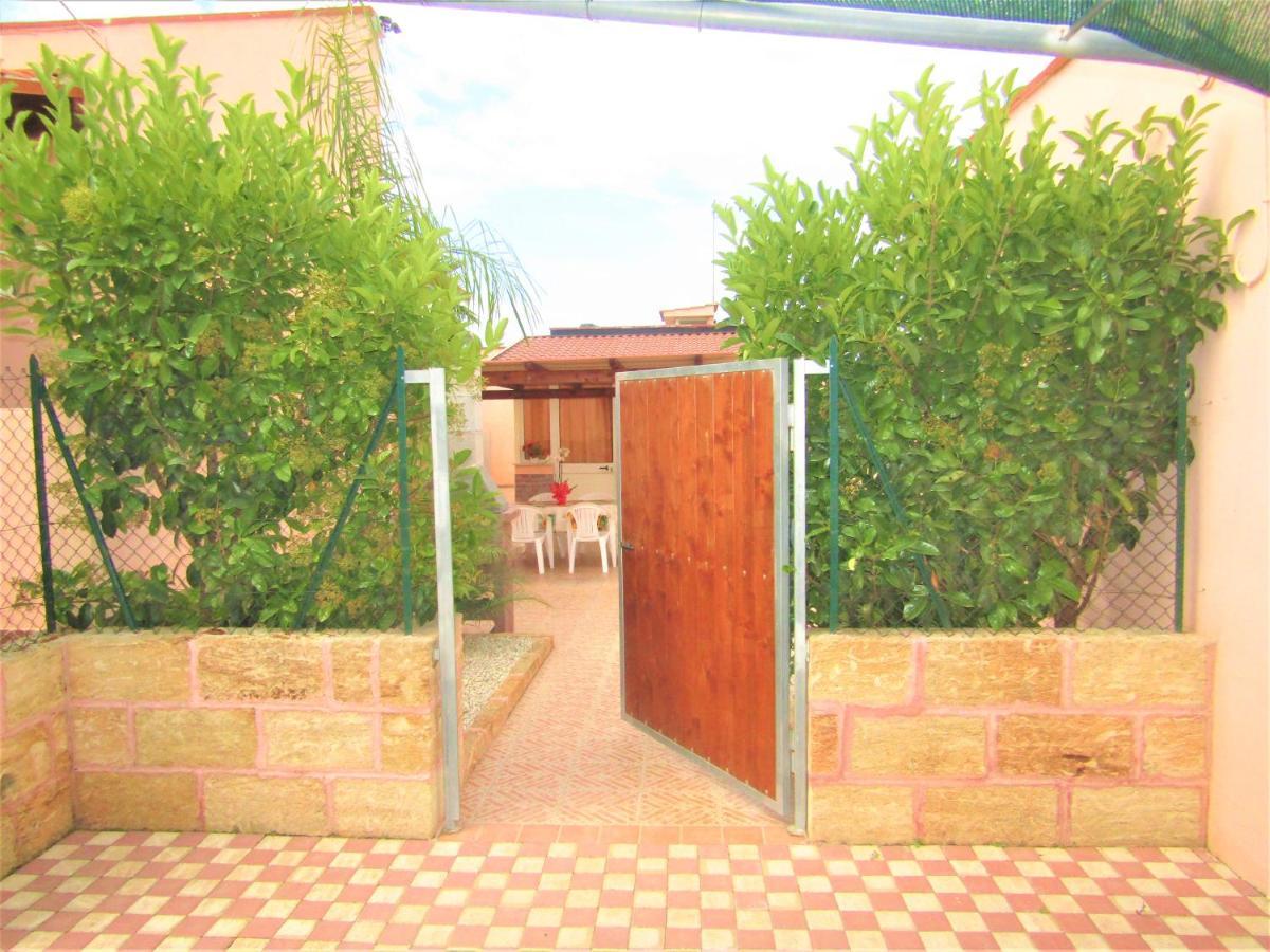 Villetta Climatizzata Mar Torre San Giovanni Ugento Luaran gambar